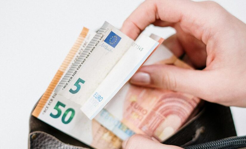 Empoderamento Financeiro: Dicas Práticas para Gerenciar suas Finanças Pessoais e Direitos do Consumidor