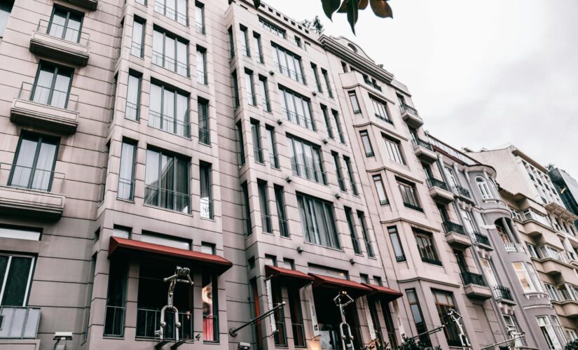 Como Investir em Imóveis de Alto Padrão em Balneário Camboriú: Estratégias para Sucesso no Mercado Imobiliário de Luxo