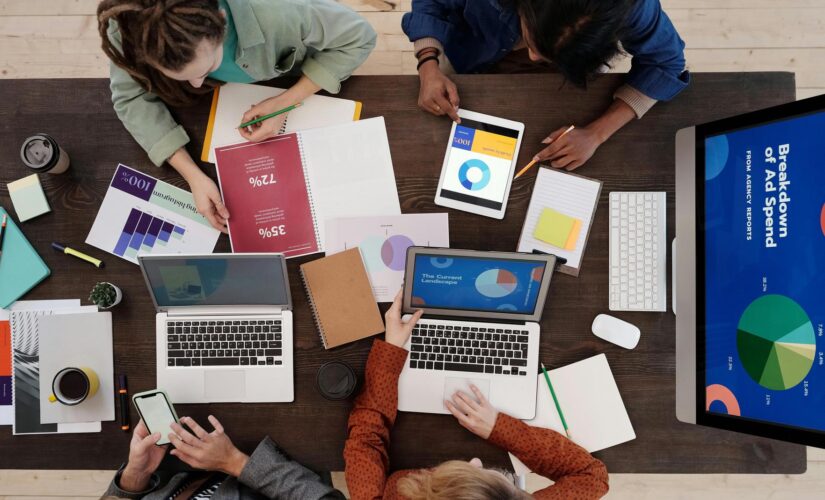 Impulsione sua Carreira com Ferramentas de Inteligência Artificial e Otimização de Conteúdo