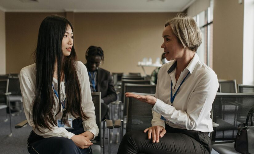 Desenvolvimento de Carreira: Dicas de Networking e Formação Continuada para o Crescimento Profissional