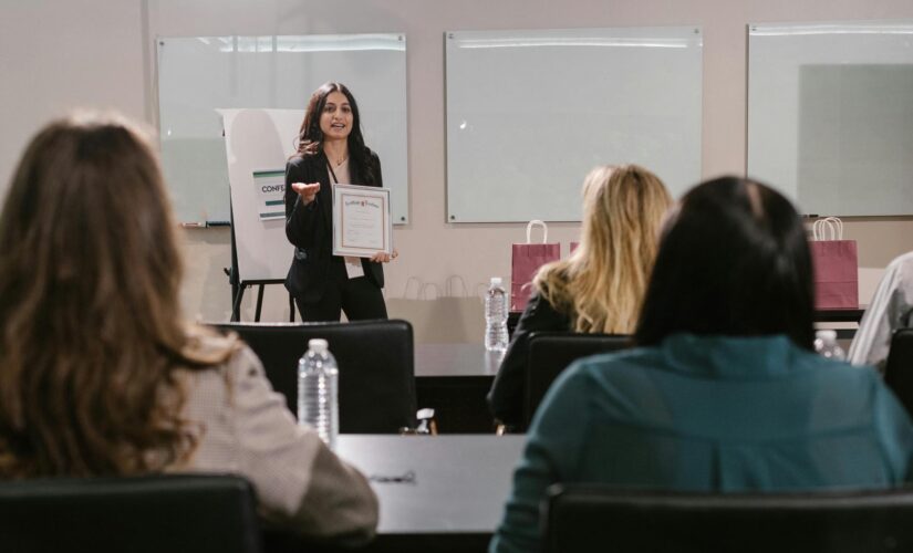 Aprimoramento Profissional: 7 Dicas para Avançar na Sua Carreira através da Educação Continuada