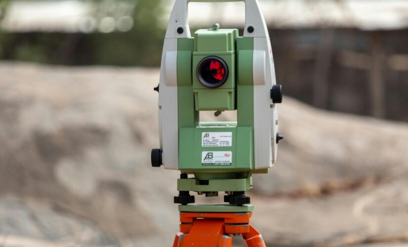 Oportunidades de Carreira na Construção Civil: Aperfeiçoe Suas Habilidades em Topografia
