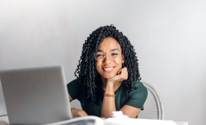 Como a tecnologia ajuda novos empreendedores: Guia Completo