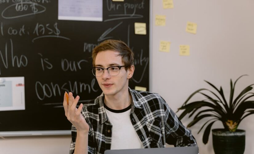 Como a Educação e o Desenvolvimento Pessoal Podem Potencializar Seu Sucesso no Entretenimento e Tecnologia