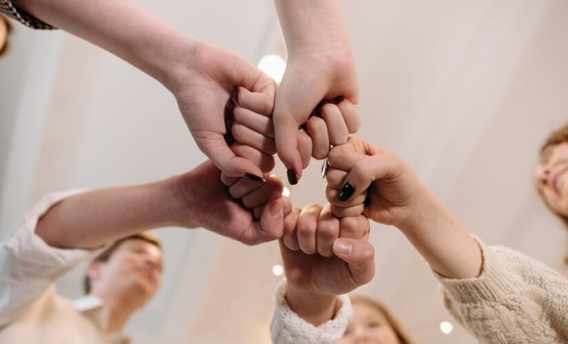 Como Construir Relacionamentos Sólidos para o Sucesso nos Negócios e na Vida Pessoal