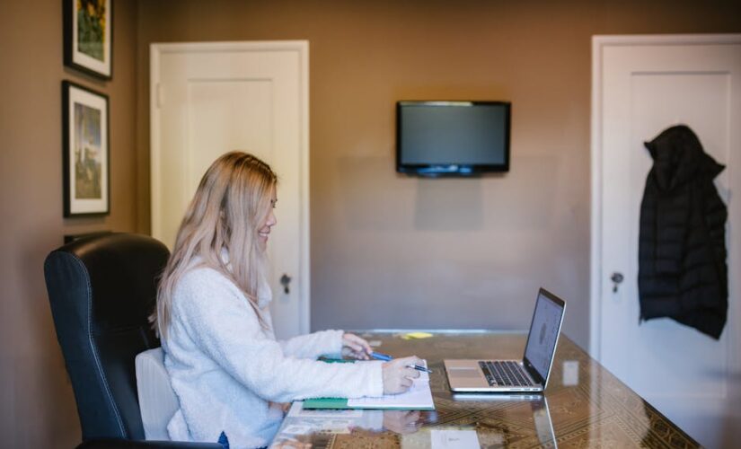Casa como Motor de Negócios, Educação e Desenvolvimento Pessoal em Parelheiros: Lições para Empreendedores e Estudantes