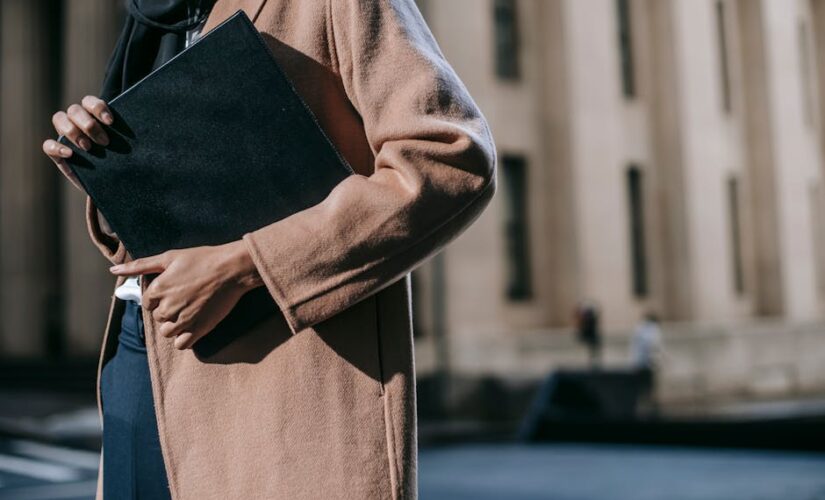 Uniformes Profissionais com Estilo: Educação, Desenvolvimento Pessoal e Bem-Estar no Universo de Negócios e Gastronomia